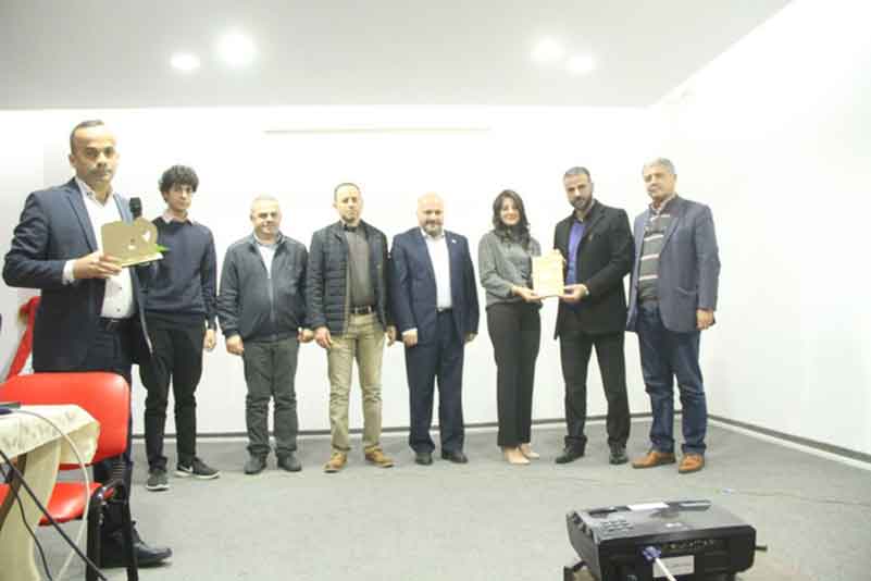 تكريم طالبين فازا بمباراة دولية للمشاريع المبتكرة
