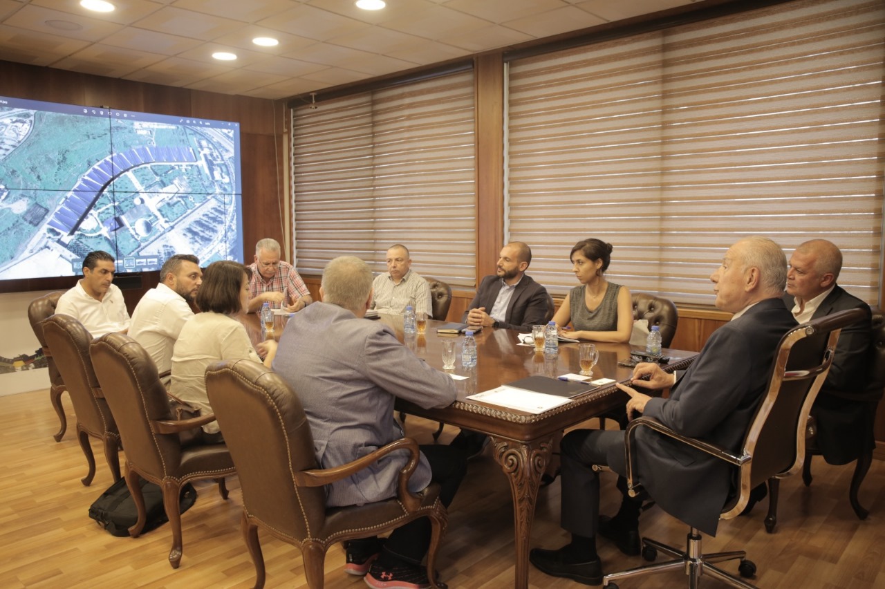 إجتماع عمل في غرفة طرابلس الكبرى للبحث في مشروع انشاء محطة إنتاج كهربائية على الطاقة الشمسية 