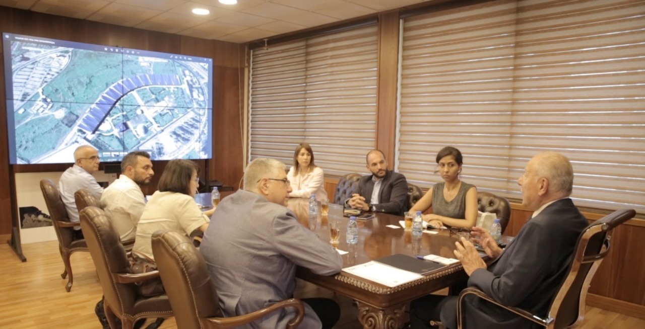 إجتماع عمل في غرفة طرابلس الكبرى للبحث في مشروع انشاء محطة إنتاج كهربائية على الطاقة الشمسية 