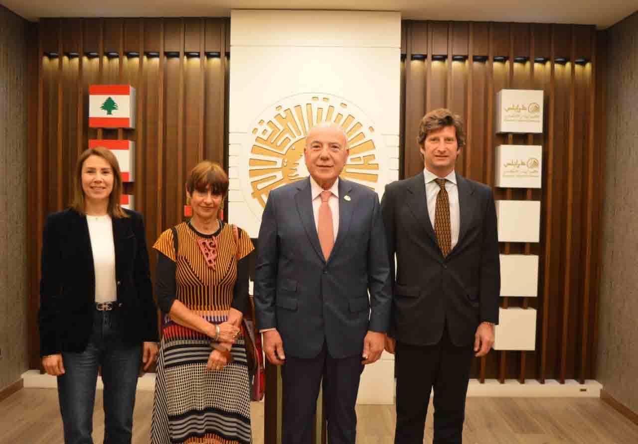 دبوسي عرض مع سفيرة الأرجنتين سبل تطوير العلاقات الاقتصادية..
