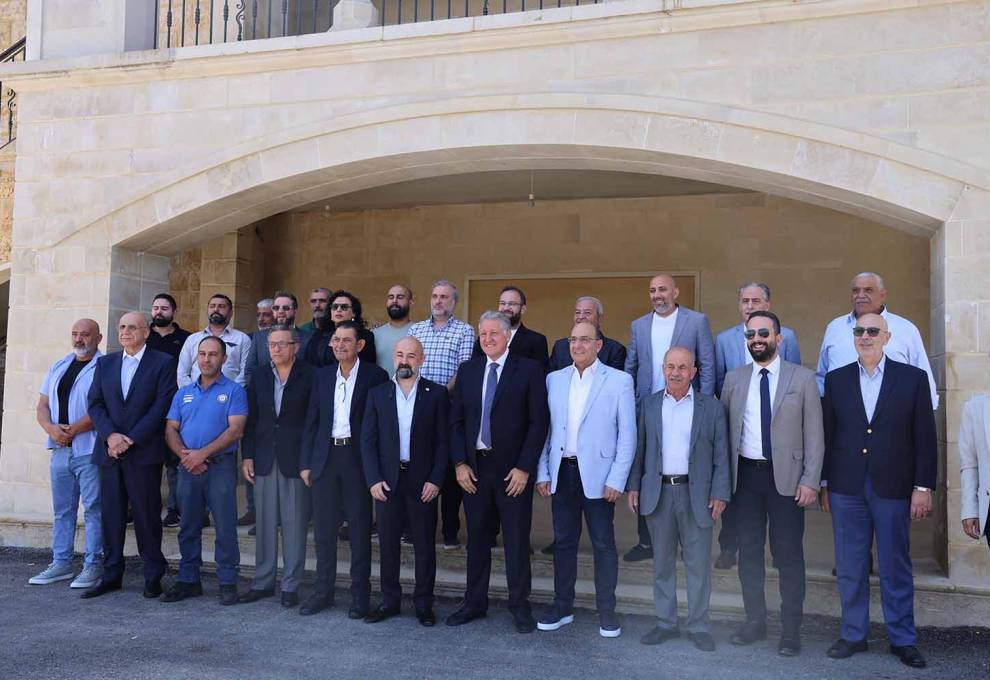 حفل تسلّم وتسليم في الباروك بين أعضاء المجلس البلدي السابق المنتهية ولايتهم وأعضاء المجلس البلدي الجديد