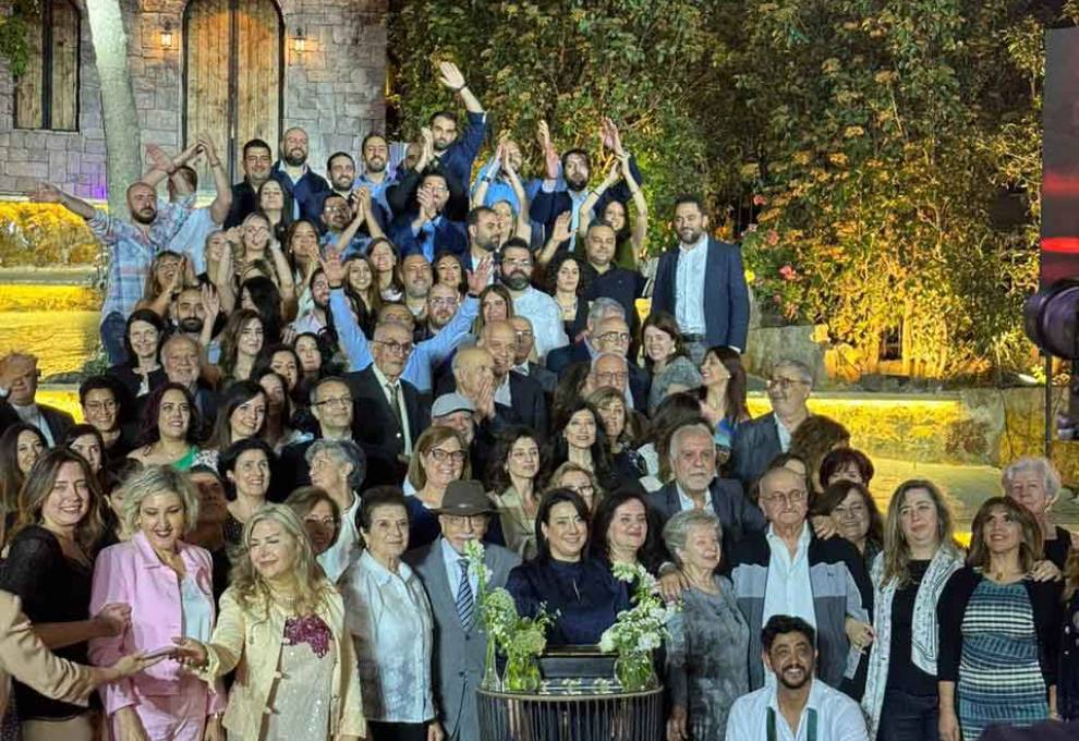 تلامذة دفعة 2003 في مدرسة عينطورة يكرّمون أساتذتهم: وفاء يليق بأهل العطاء