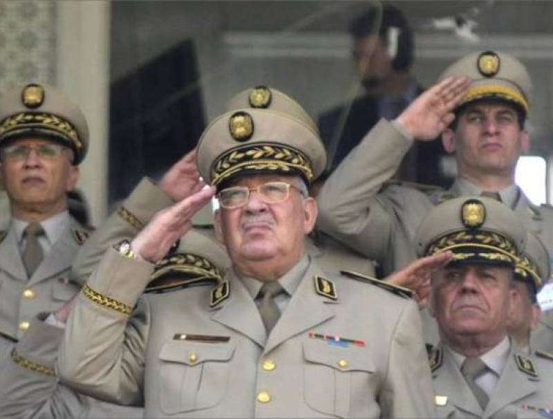 رئيس اركان الجيش الجزائري النافذ الفريق احمد قايد صالح