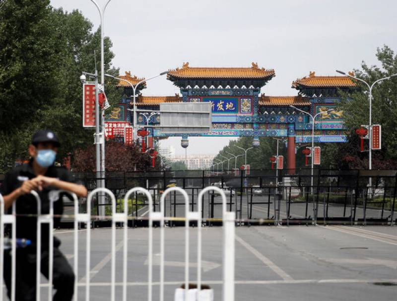 سلطات بكين ترفع مستوى حالة الطوارئ في المدينة بسبب التفشي الجديد لفيروس كورونا
