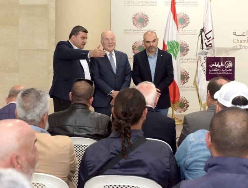 دبوسي يكرم نقابات العمال في عيدهم: أنتم الدعامة الأساسية للنهوض الاقتصادي والاجتماعي