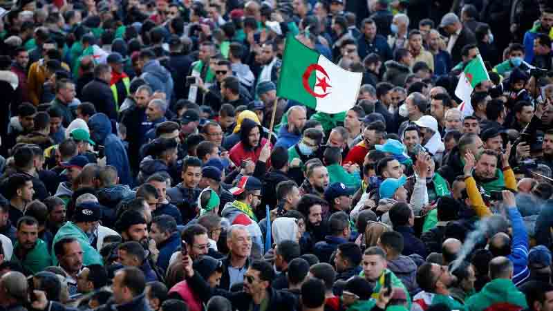 آلاف المتظاهرين في العاصمة الجزائرية شاركوافي الذكرى الثانية للحراك