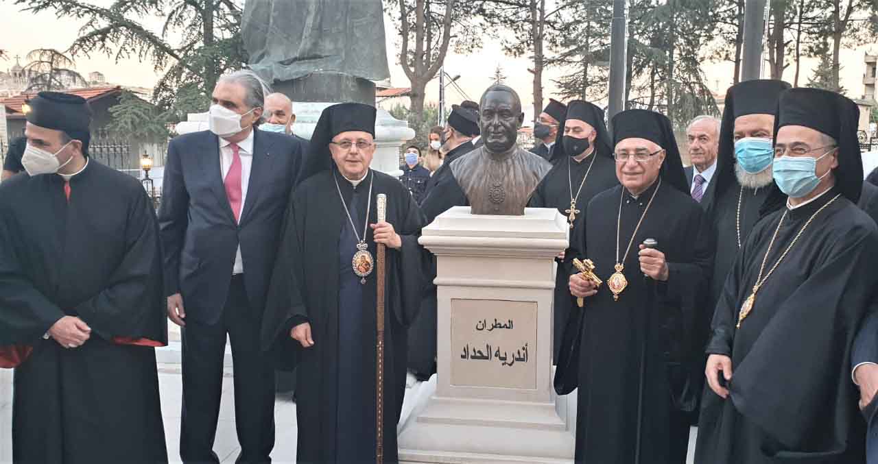  رئيس الجمهورية منح المطران درويش وسام الإستحقاق اللبناني الفضي ذو السعف لمناسبة يوبيله الذهبي، والبطريرك العبسي افتتح المتحف البيزنطي وحديقة الأساقفة ومكتبة سيدة النجاة.