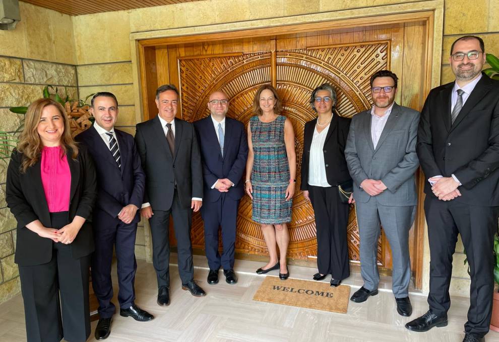 الجمعيّة الطبيّة اللبنانيّة الدوليّة في زيارة للسفيرة الأميركية في لبنان  " ليزا جونسون " وهذا ما تم بحثه...