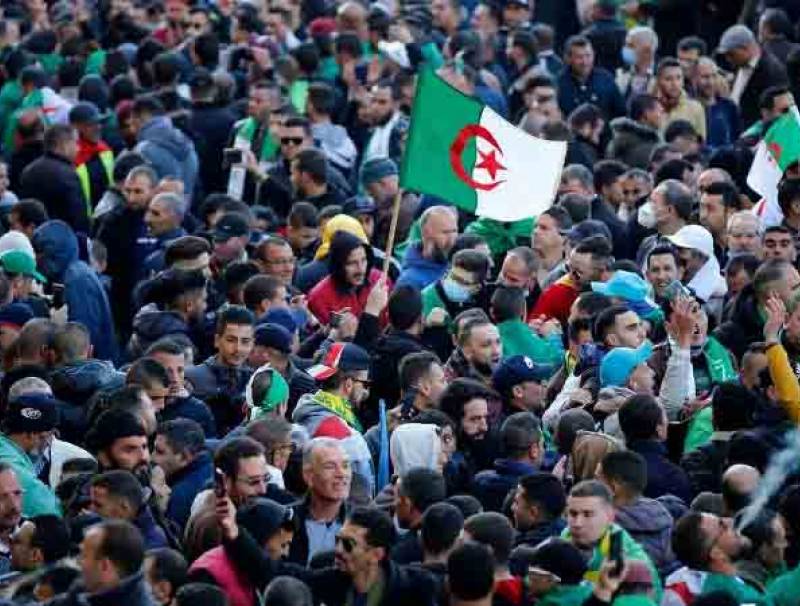 آلاف المتظاهرين في العاصمة الجزائرية شاركوافي الذكرى الثانية للحراك