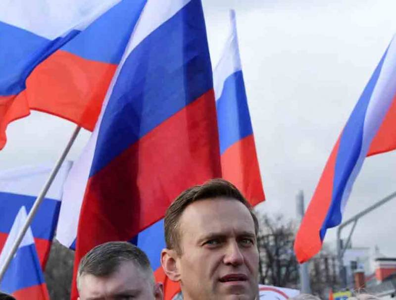 الاتحاد الأوروبي يفرض عقوبات في حق 4 مسؤولين روس على خلفية قضية نافالني